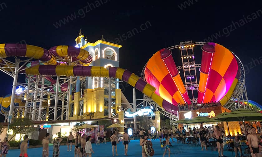 超级龙卷风水滑道提供了一种新的、刺激的水上体验