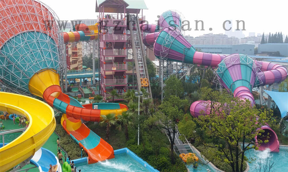 水上儿童组合滑梯，欢乐畅玩无限