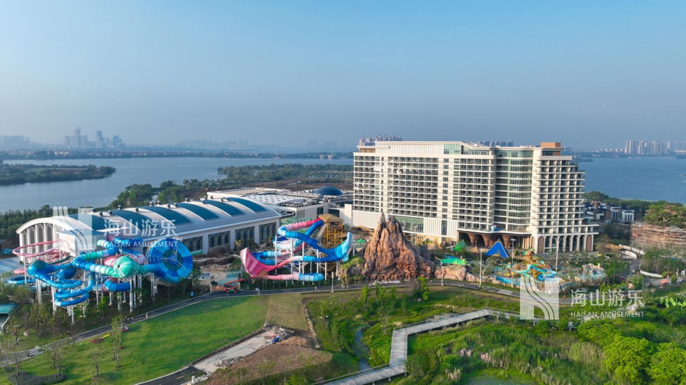 科技铸就非凡体验，专业成就行业标杆——壹号娱乐-com游乐荣膺2025金冠奖“杰出水滑道设备奖”